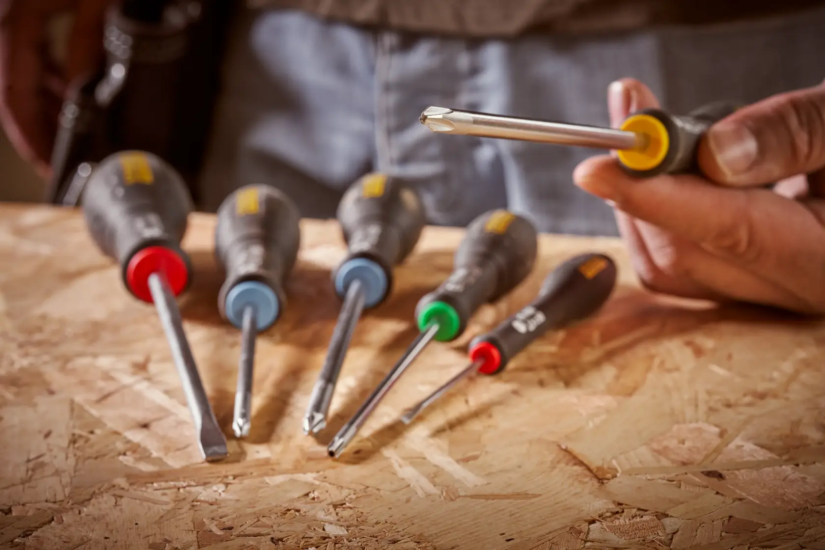 STANLEY® FATMAX® Phillips PH2 x 125mm Screwdriver Application Action Shot Hand/Person