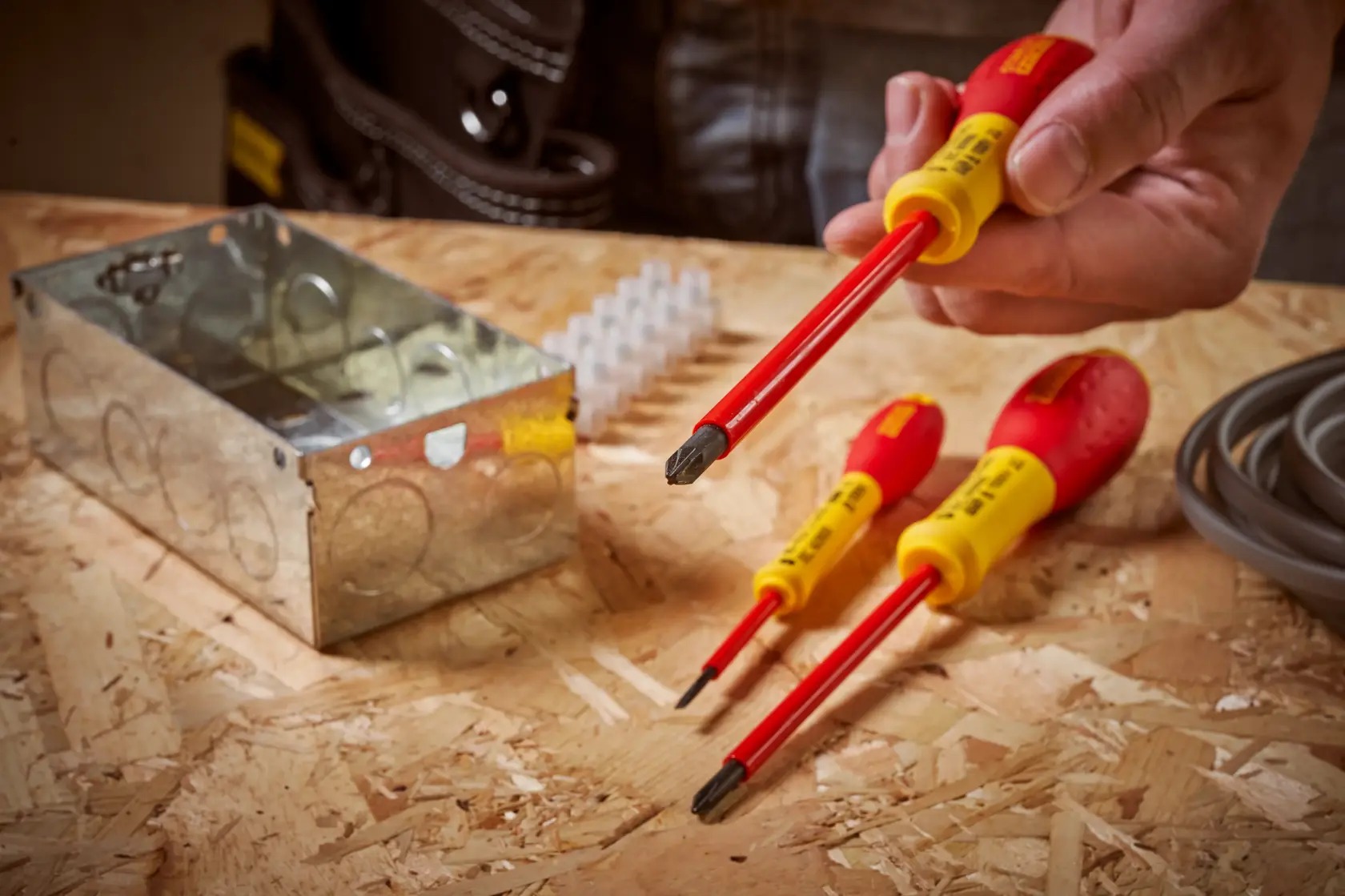 STANLEY® FATMAX® Insulated Pozidriv PZ2 x 125mm Screwdriver Application Action Shot Hand/Person