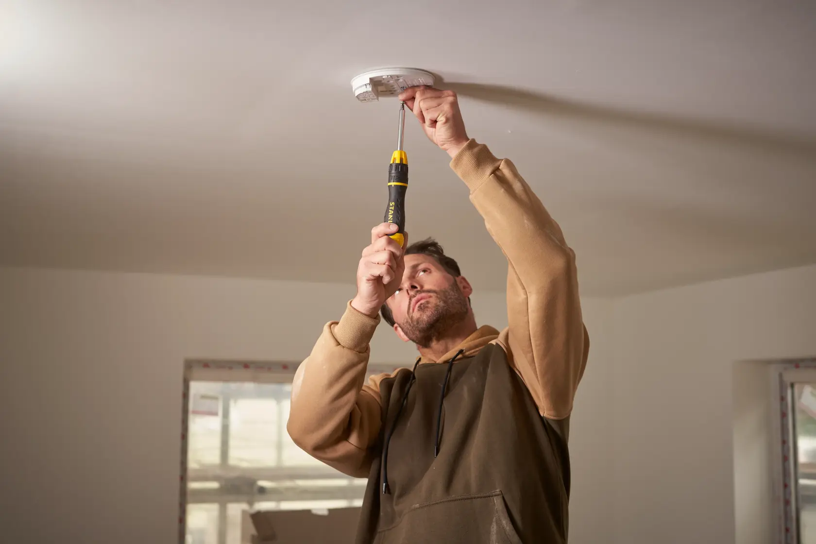 STANLEY® 10 Piece MultiBit Ratcheting Screwdriver Application Image