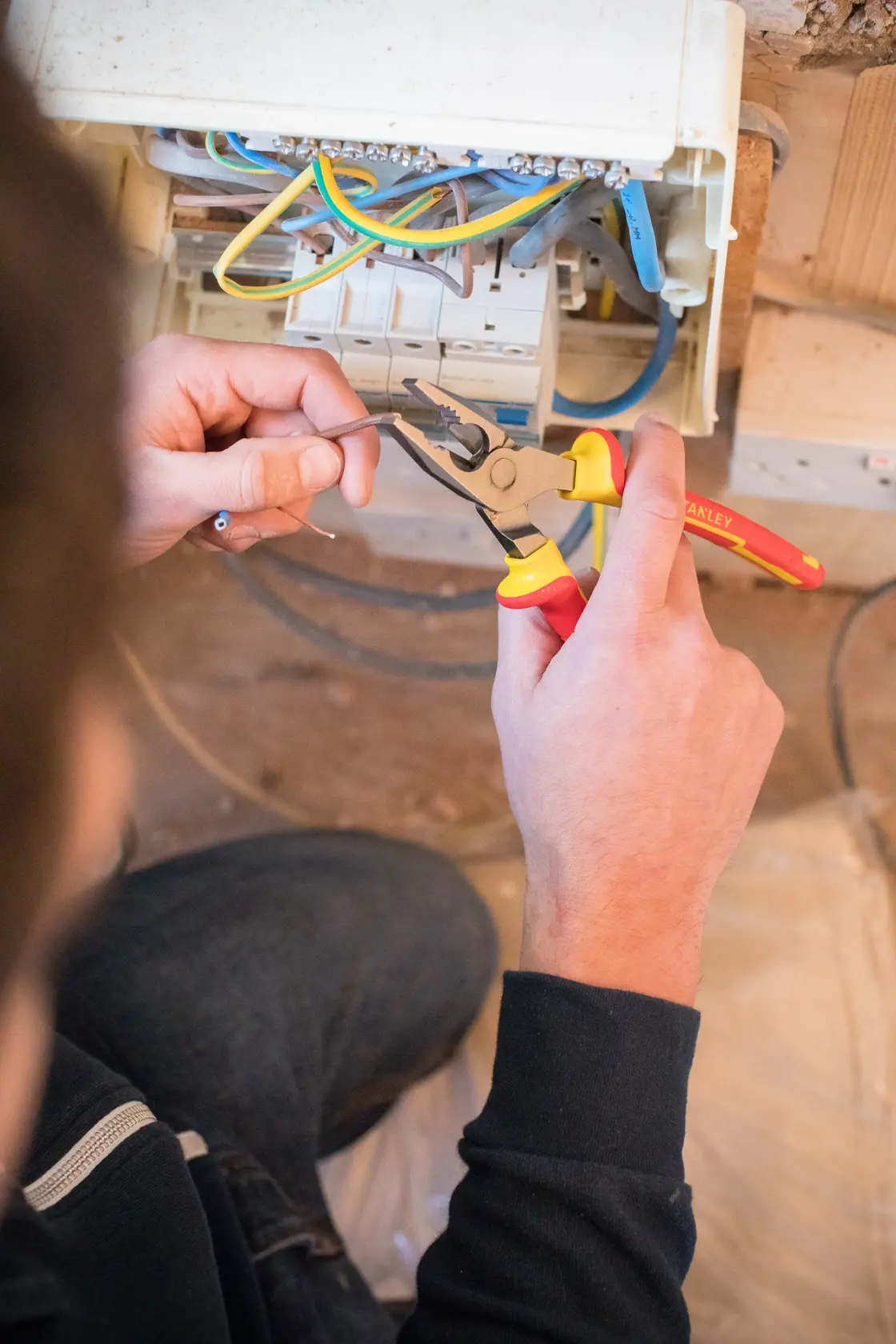 STANLEY® Pince Universelle 180-Mm Isolee 1000v