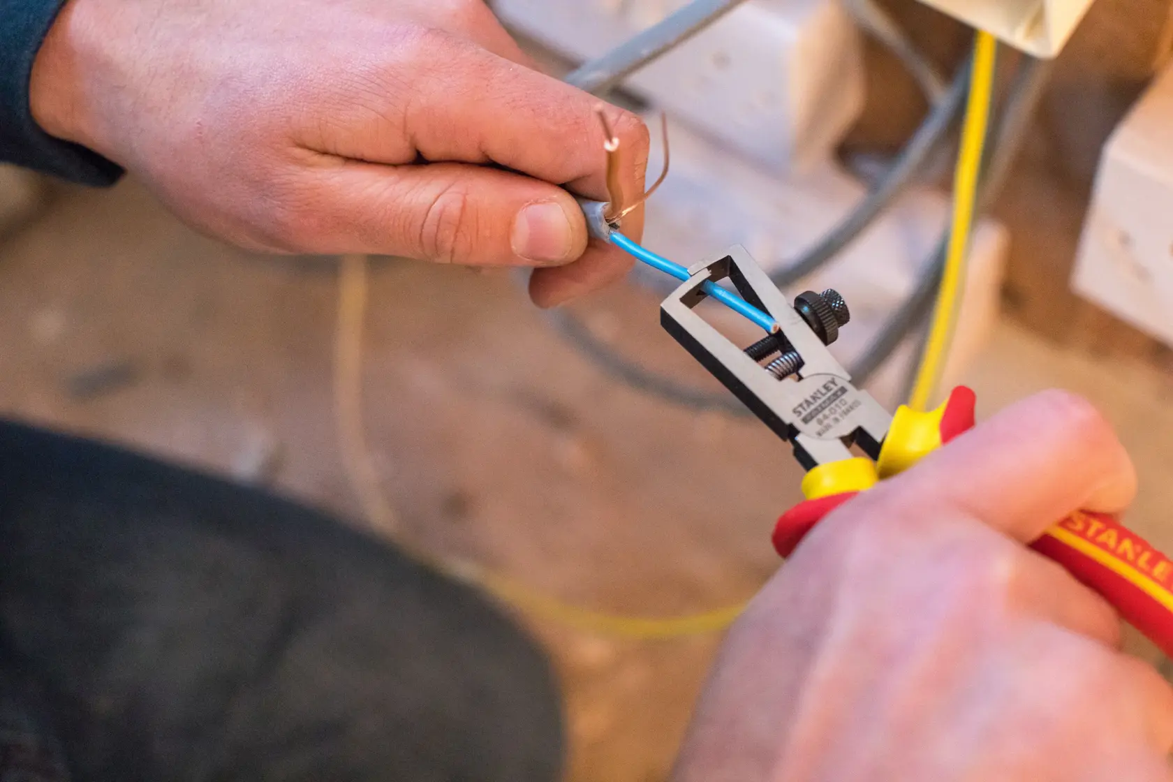 STANLEY® Pince À Dénuder Isolée 1000v  170 Mm