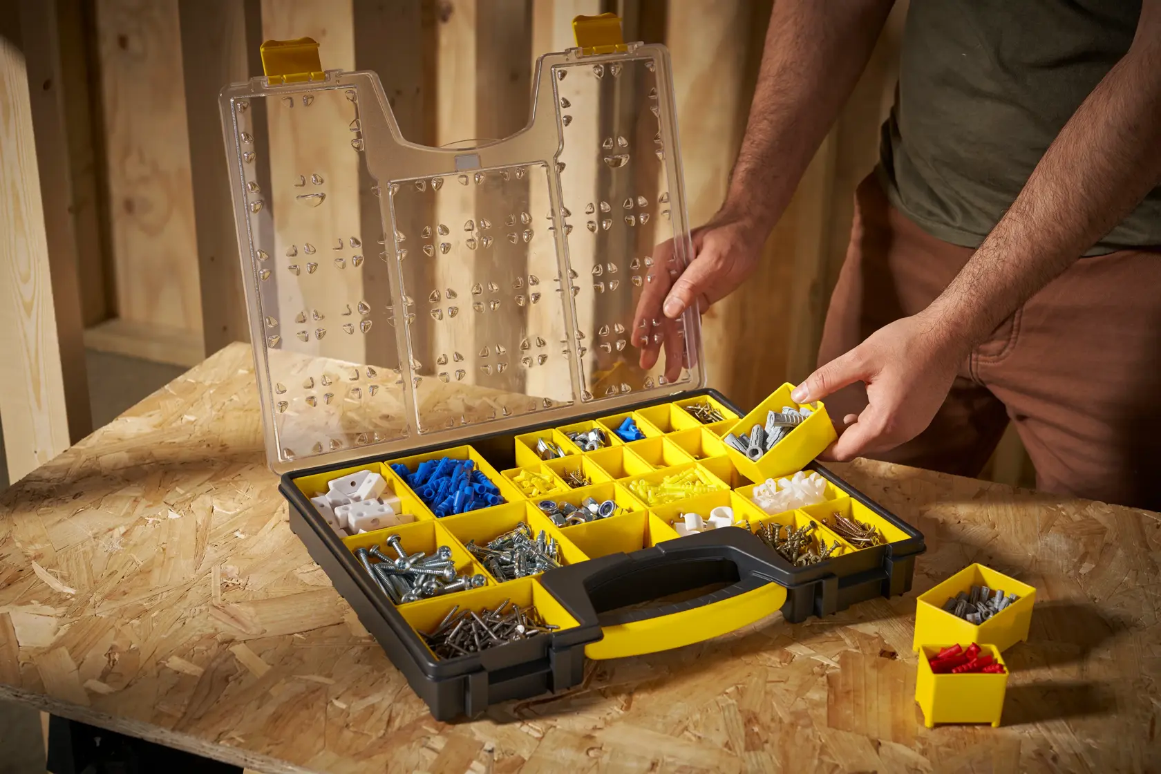 STANLEY® 25 Compartment Shallow Organiser Application Shot