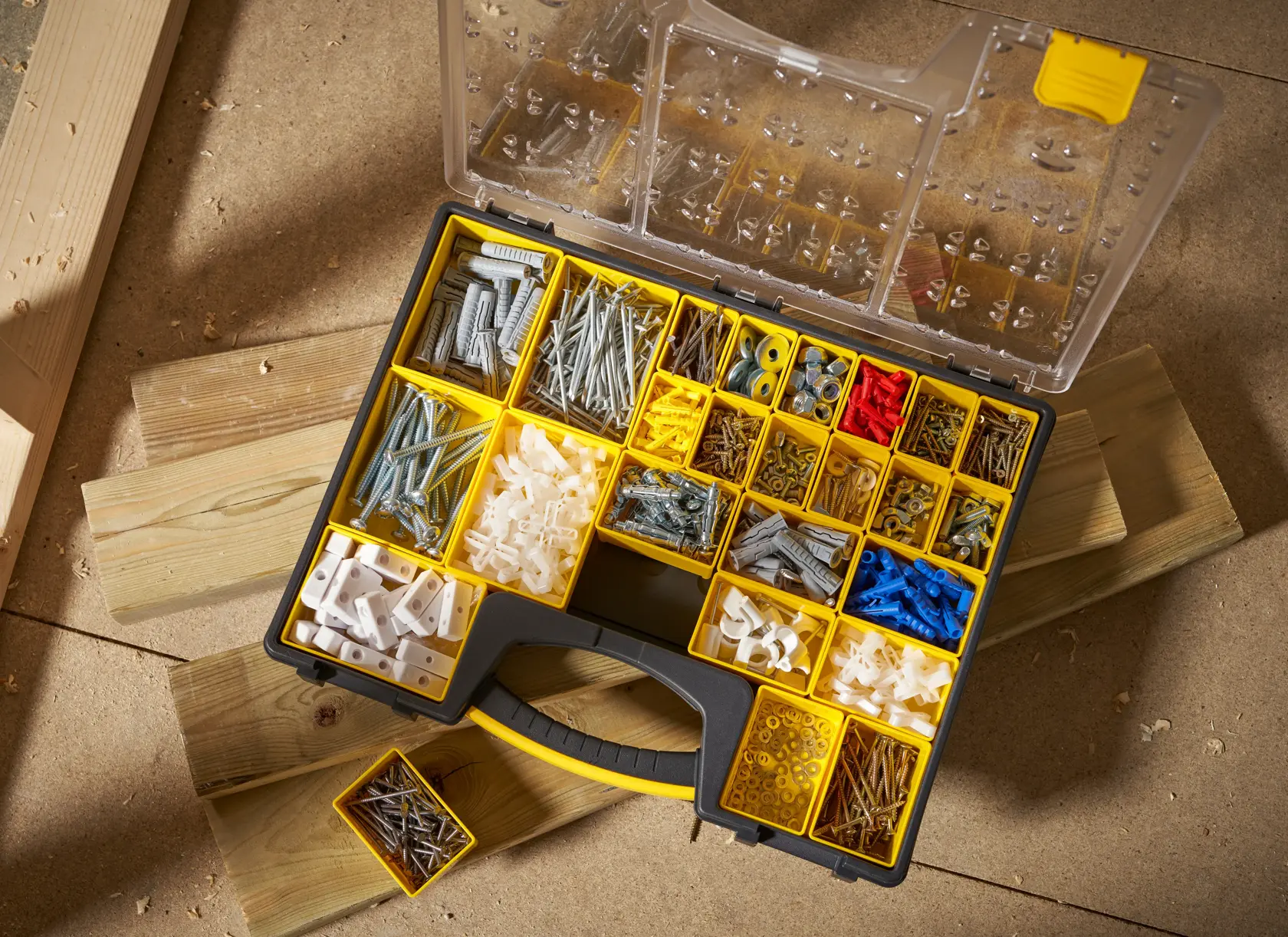 STANLEY® 25 Compartment Shallow Organiser Application Shot