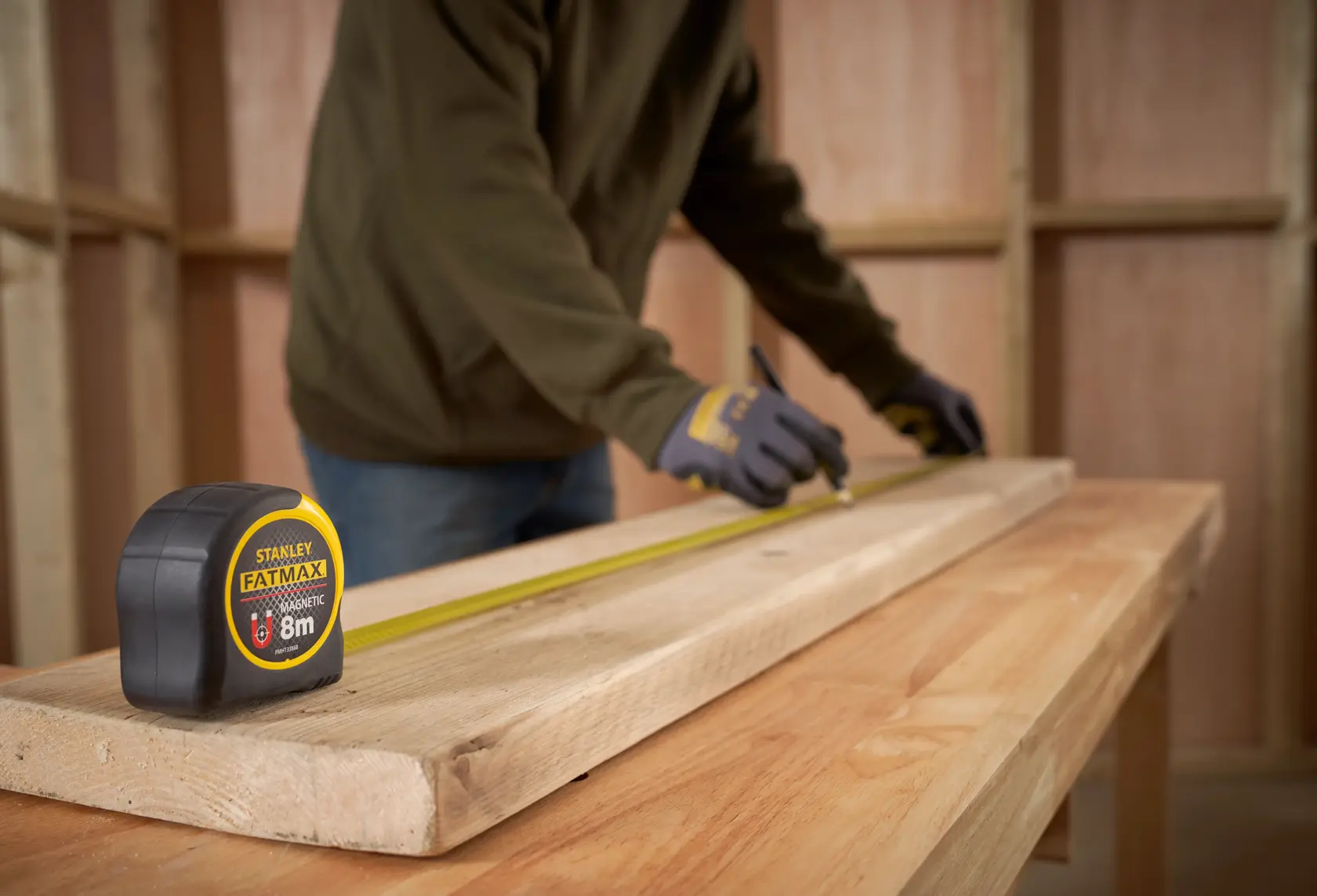 STANLEY FATMAX BladeArmor™ Magnetic 8M (32mm wide) Tape Measure