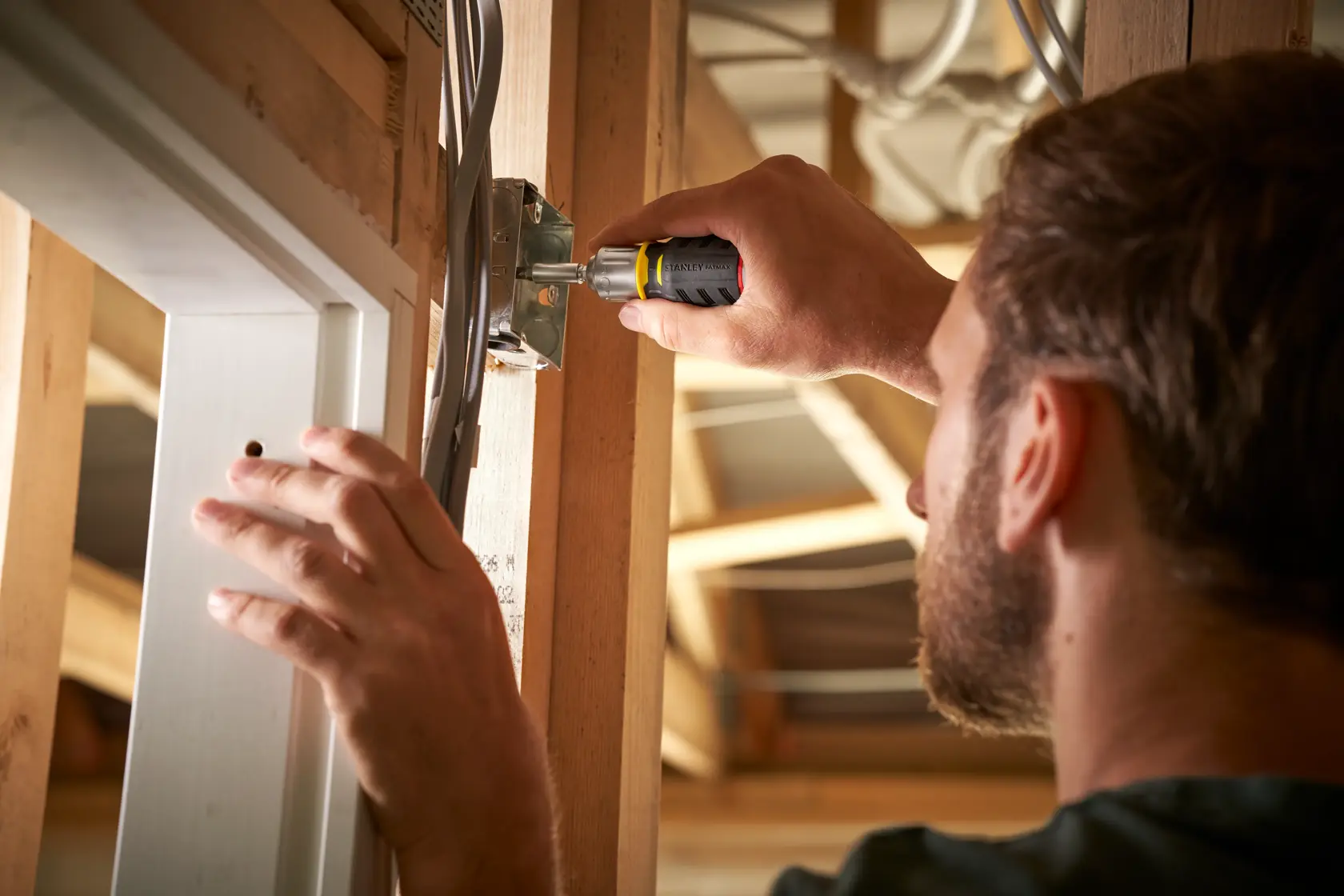 STANLEY® FATMAX® 6 Piece Stubby Ratchet Screwdriver Set Application Image