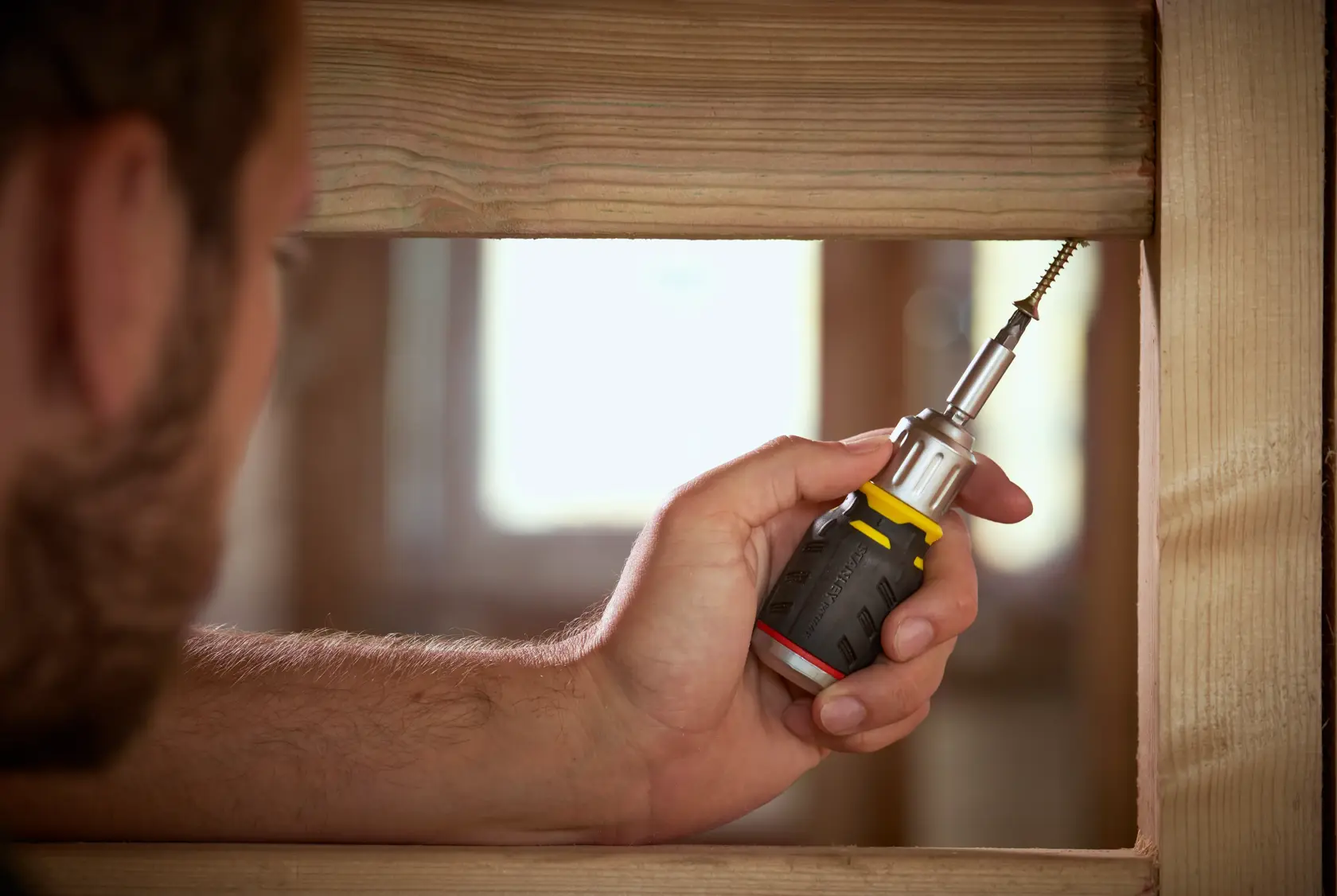 STANLEY® FATMAX® 6 Piece Stubby Ratchet Screwdriver Set Application Image