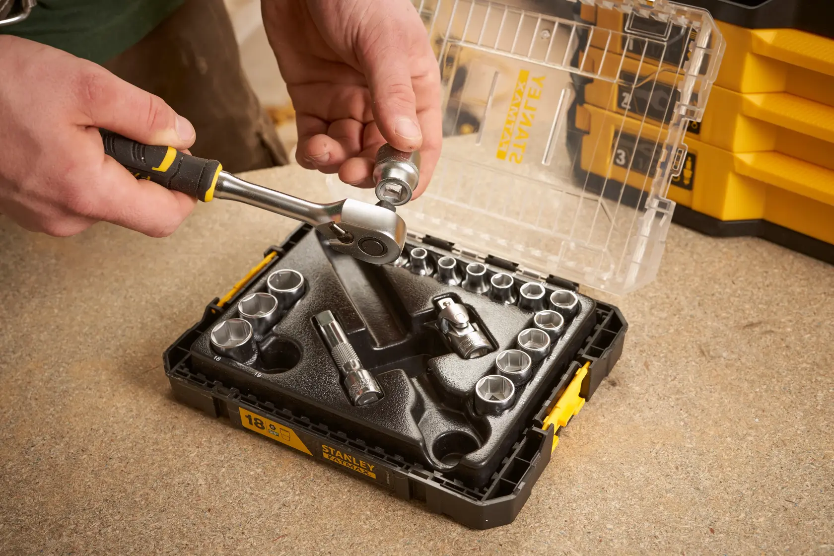 COFFRET DE DOUILLES STAKBOX M - 3/8’’ - JEU DE 18 PCS - FATMAX