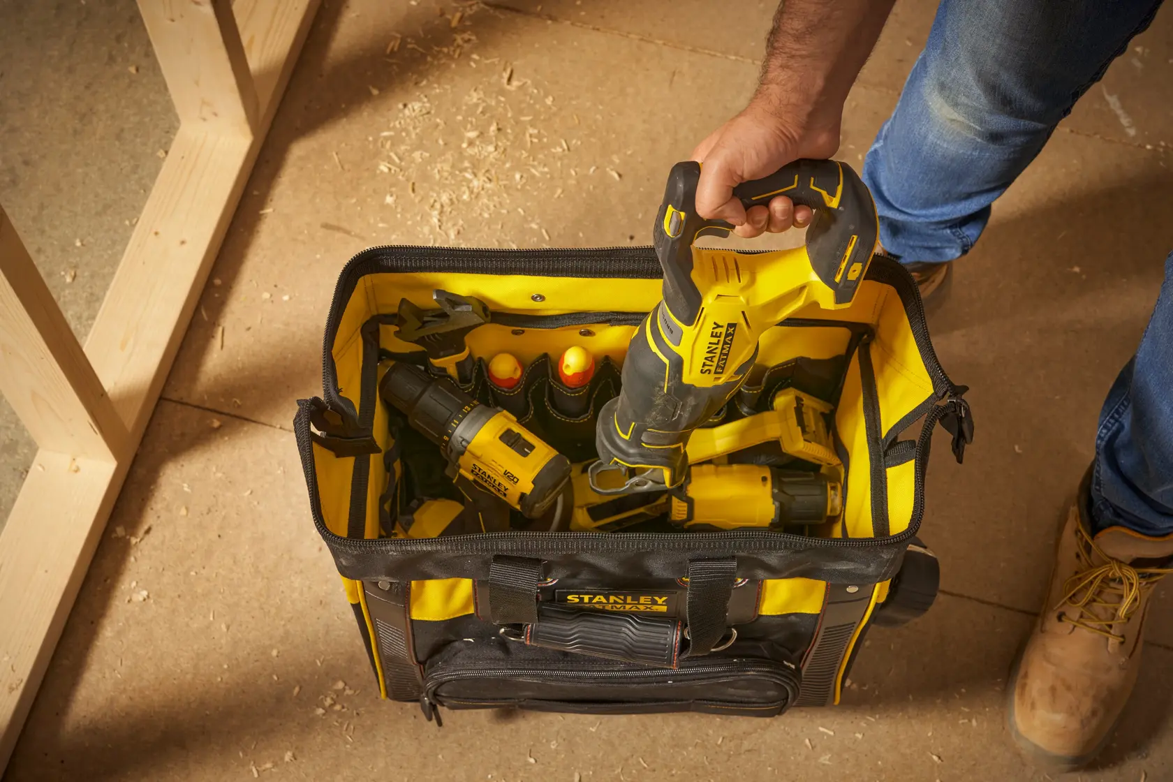 STANLEY® FATMAX® Bag on Wheels Application Shot
