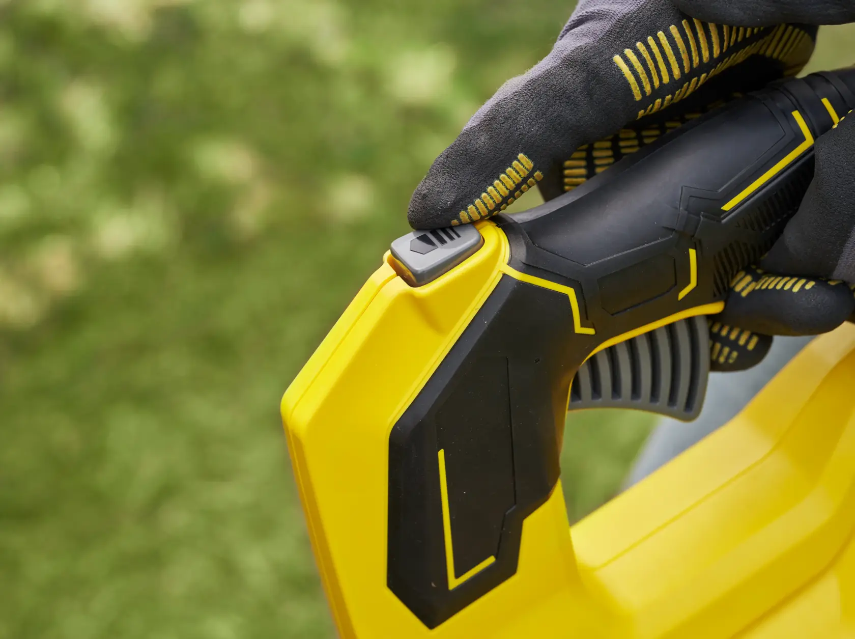 18V STANLEY FATMAX V20 33CM Brushless String Trimmer - Bare Unit