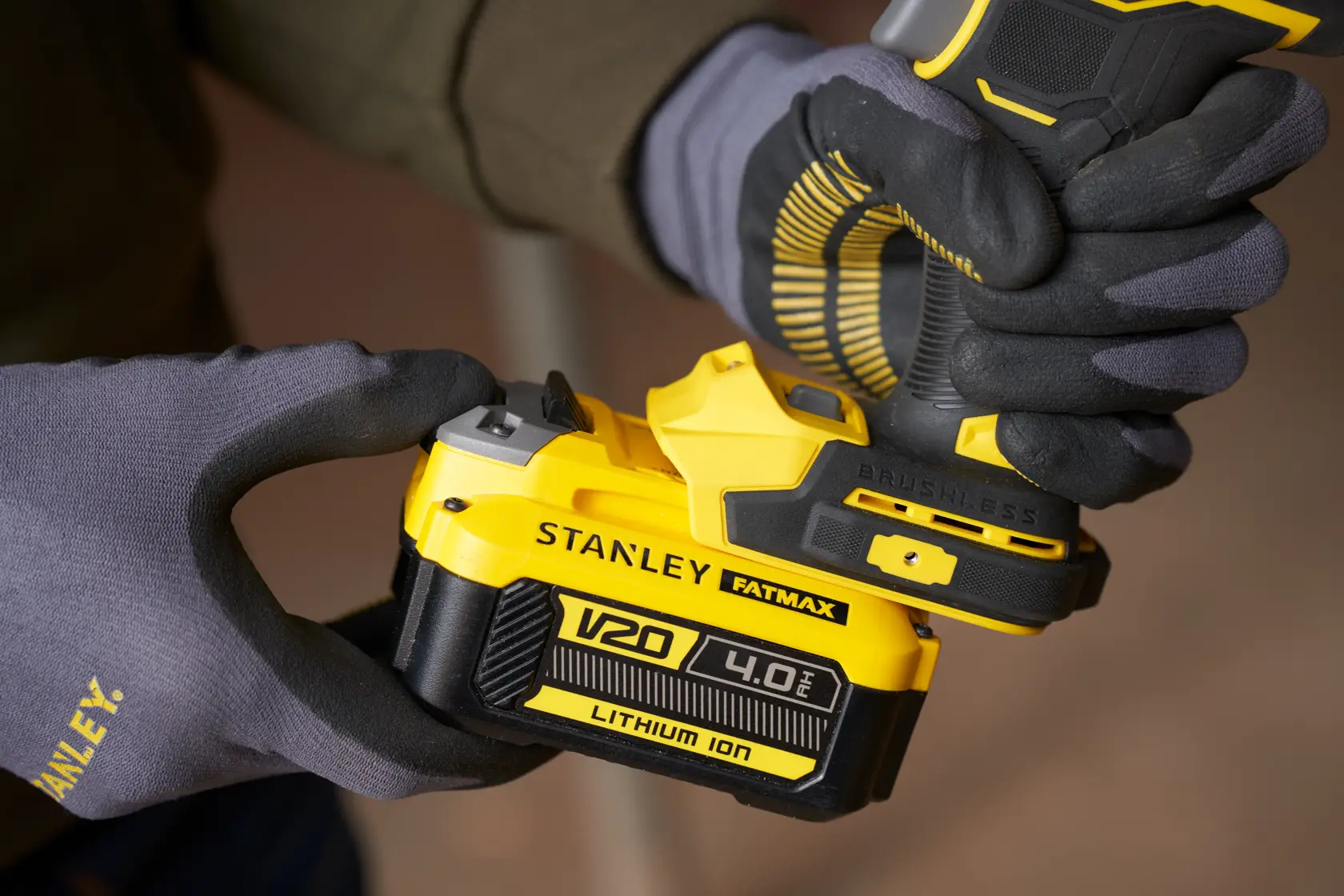 18V STANLEY® FATMAX® V20 Brushless 1/2" High Torque Impact Wrench