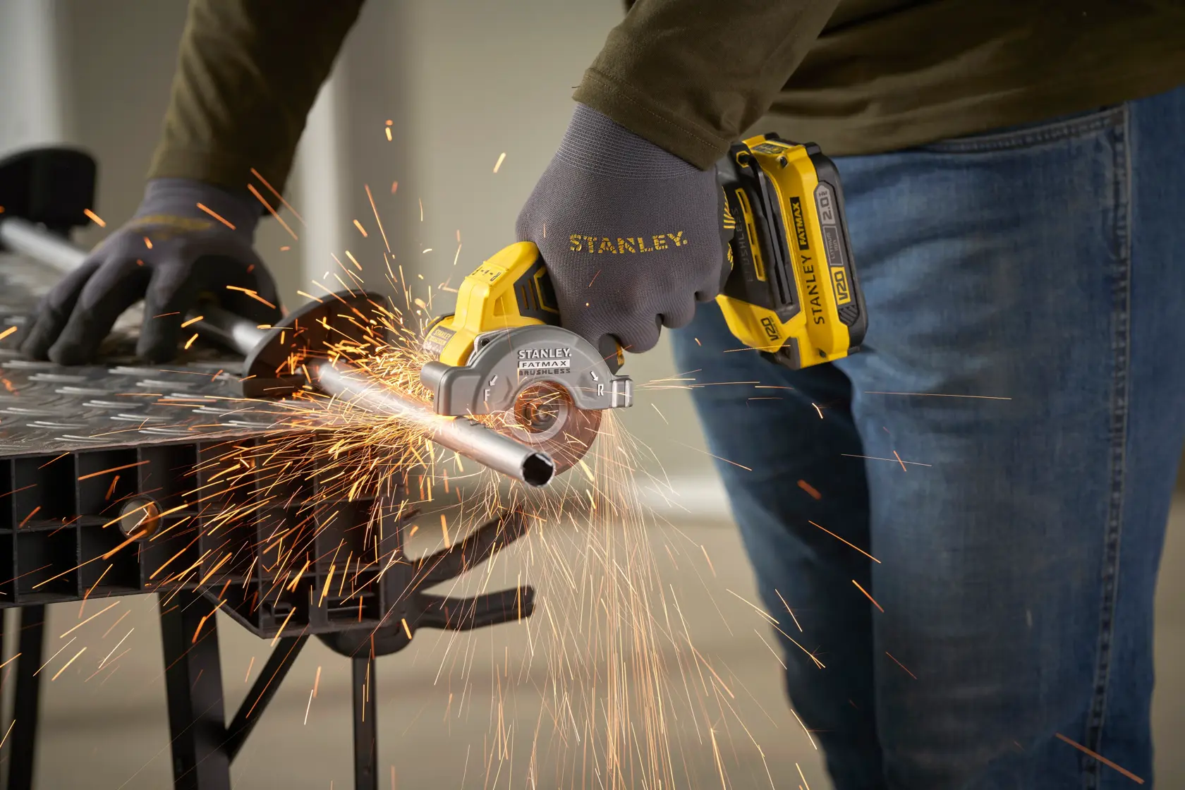 18V STANLEY® FATMAX® V20 Brushless 76mm Cut Off Tool (Tool Only)