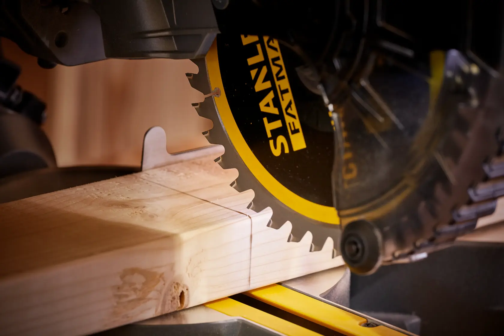 18V STANLEY® FATMAX® V20 190mm Mitre Saw with 1 x 4.0Ah Lithium-Ion Battery