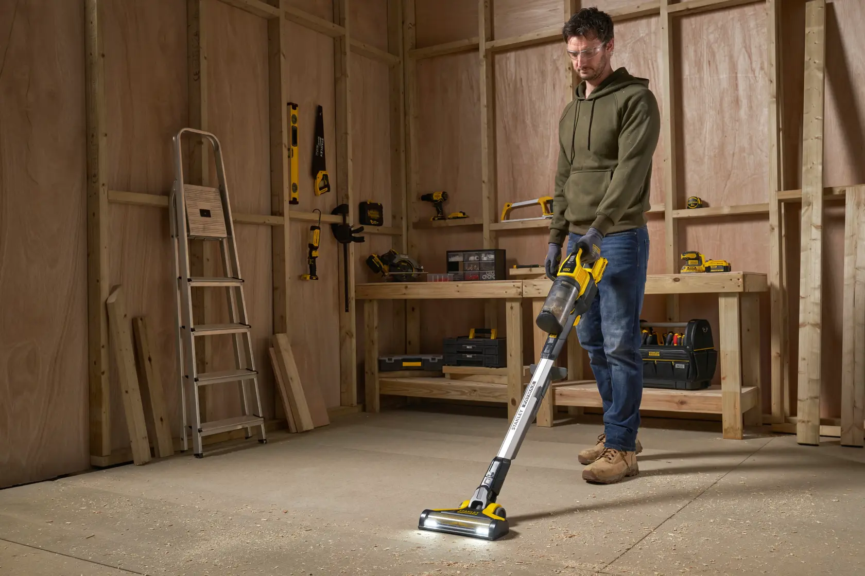 18V STANLEY FATMAX V20 Cordless Stick Vacuum with 1 x 2.0Ah Lithium Ion Battery