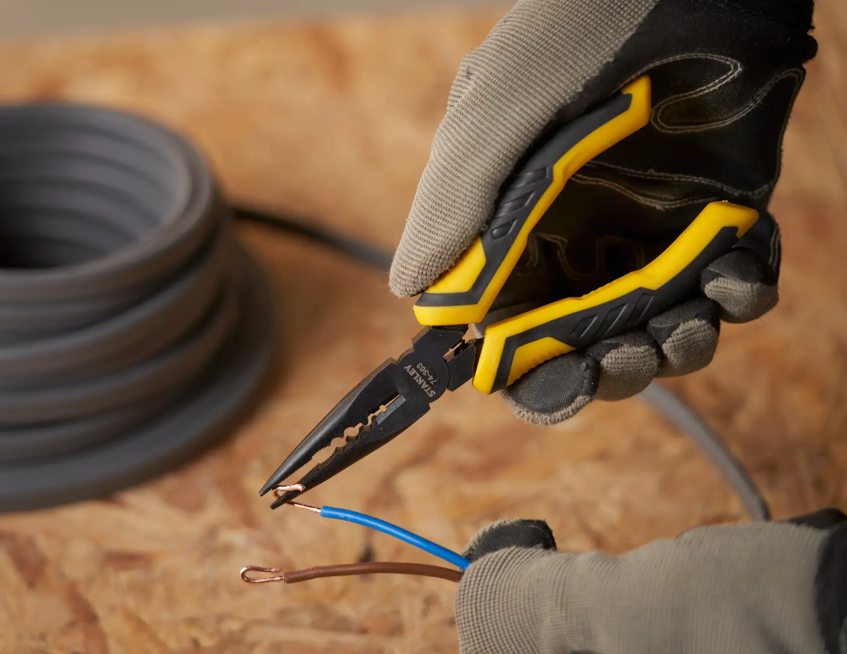 STANLEY® 150mm DYNAGRIP® Longnose Pliers