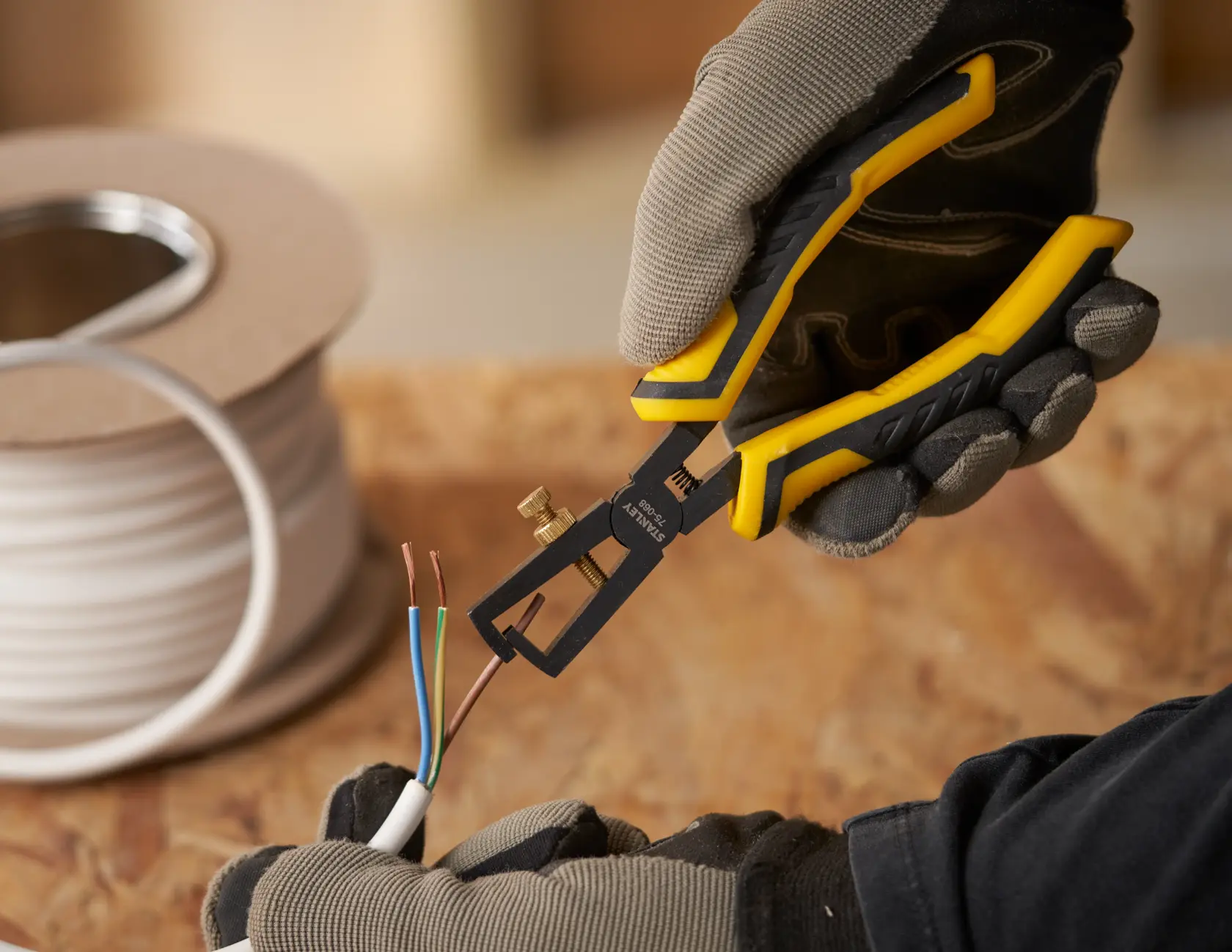 STANLEY® 150mm DYNAGRIP® Wire Strippers