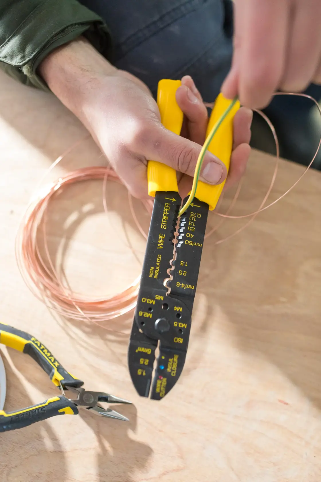 STANLEY® Pince À Sertir Les Cosses 220 Mm