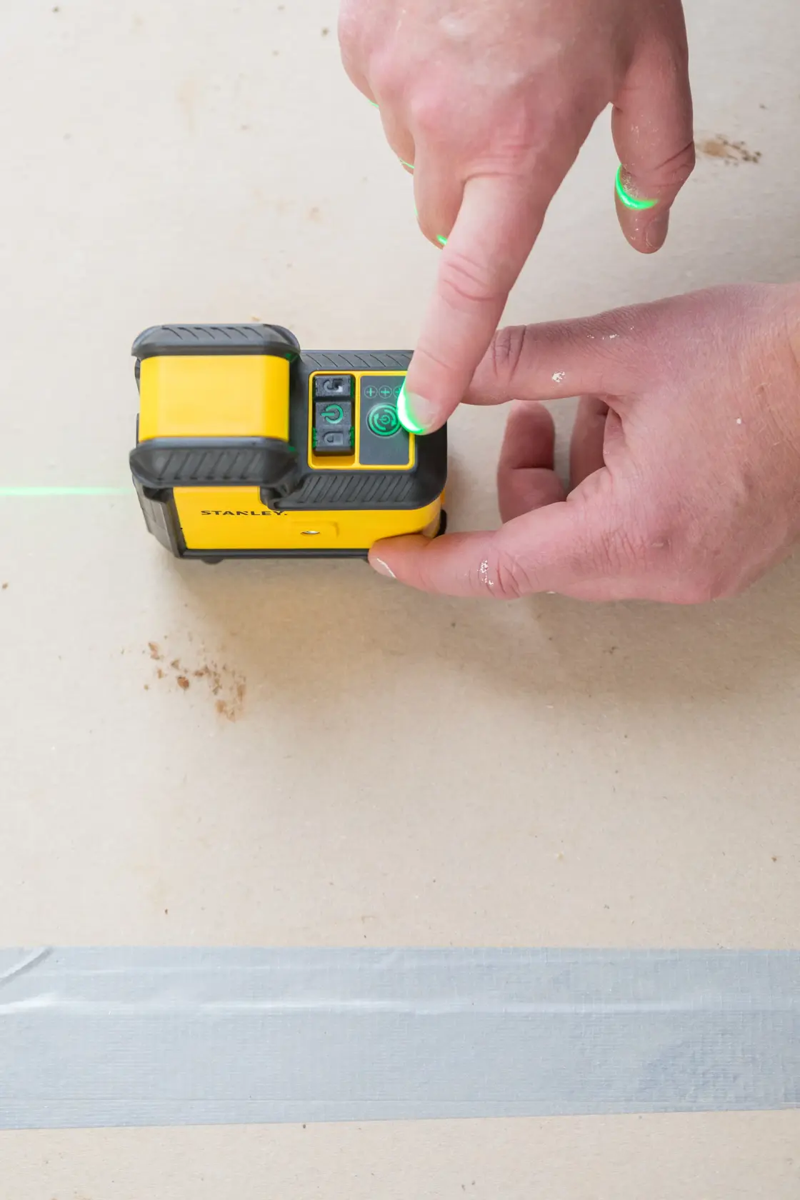 Kit niveau laser 360° CROSS360 STANLEY® vert avec trépied et pochette