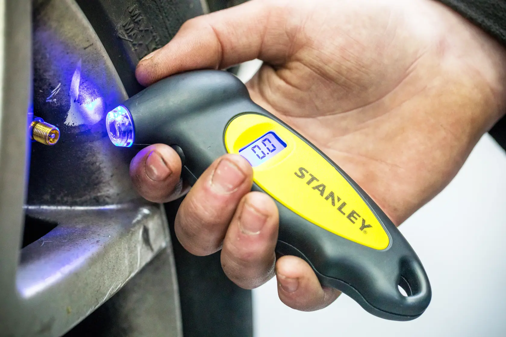 STANLEY® Manomètre Numérique  Pour La Pression Des Pneus