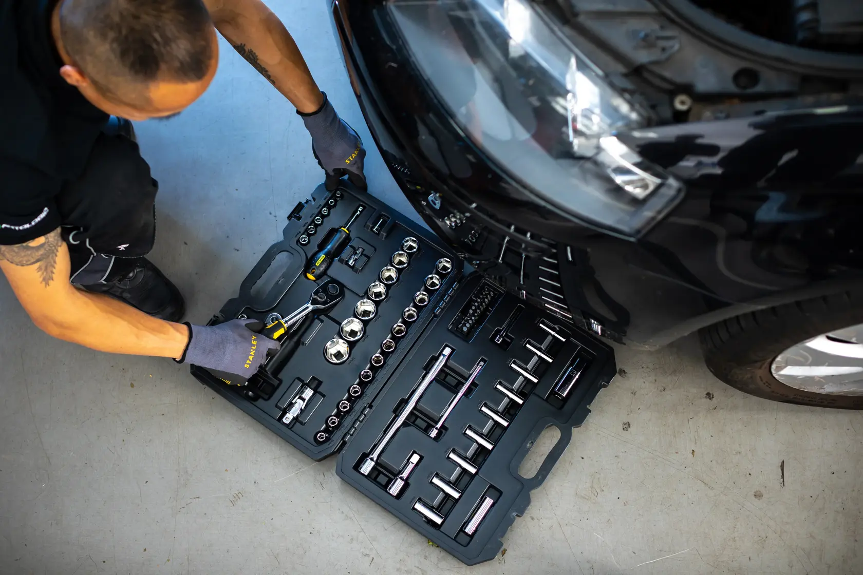 STANLEY® Jeu De Cliquets 72 Dents Et De Douilles Avec Accessoires, 72 Pièces 1/4'' Et 1/2''