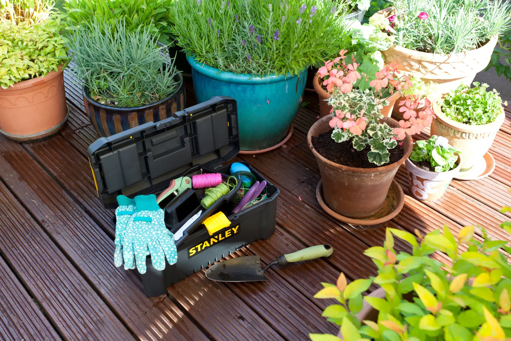 STANLEY® 16 Po. Boîte À Outils Essentielle