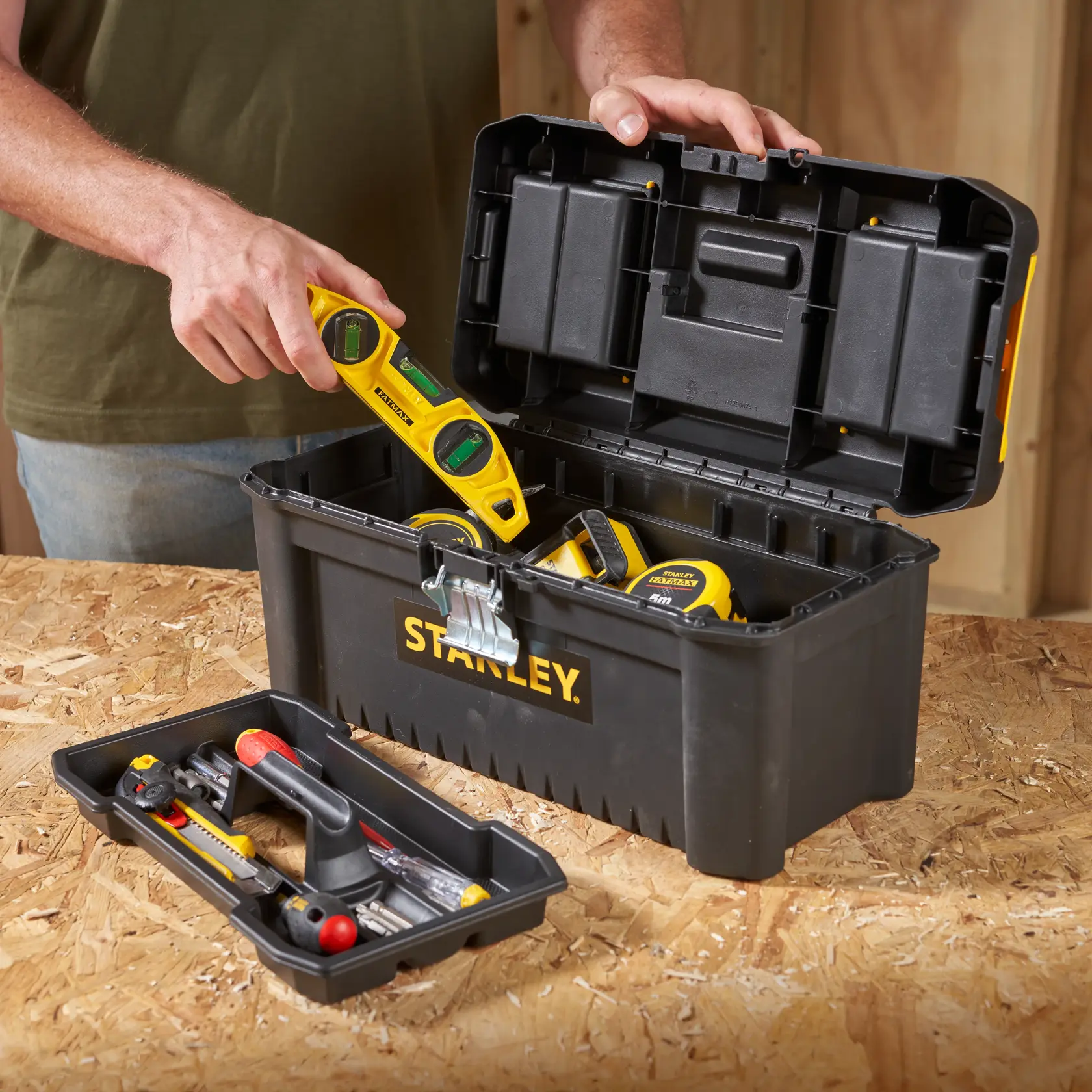 STANLEY 16 in. Essential Tool Box with Metal Latches