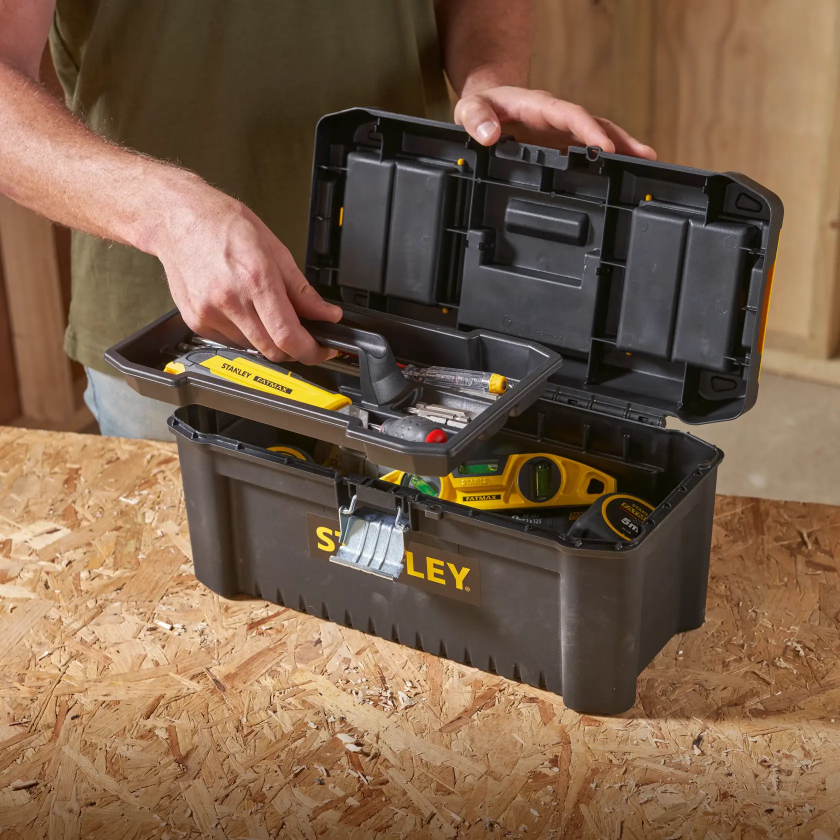 STANLEY 16 in. Essential Tool Box with Metal Latches