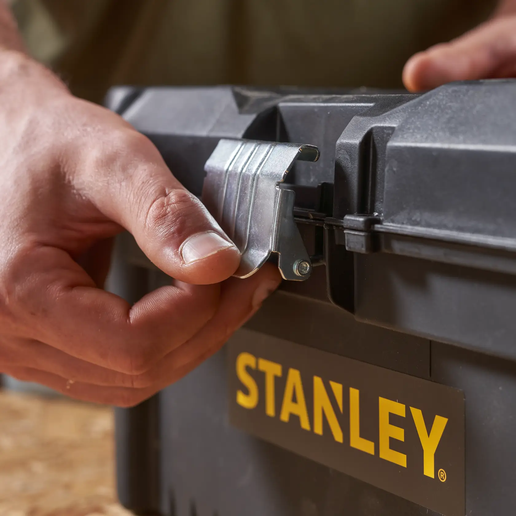 STANLEY 16 in. Essential Tool Box with Metal Latches