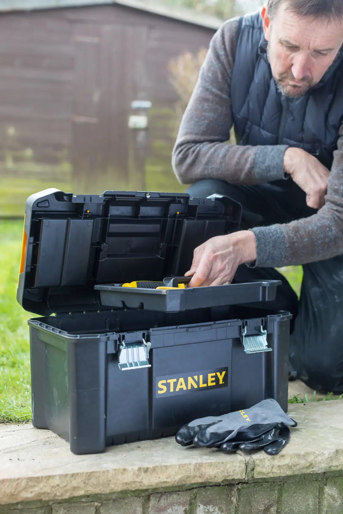 STANLEY® 19 Po. Boîte À Outils Essentielle Avec Loquets En Métal