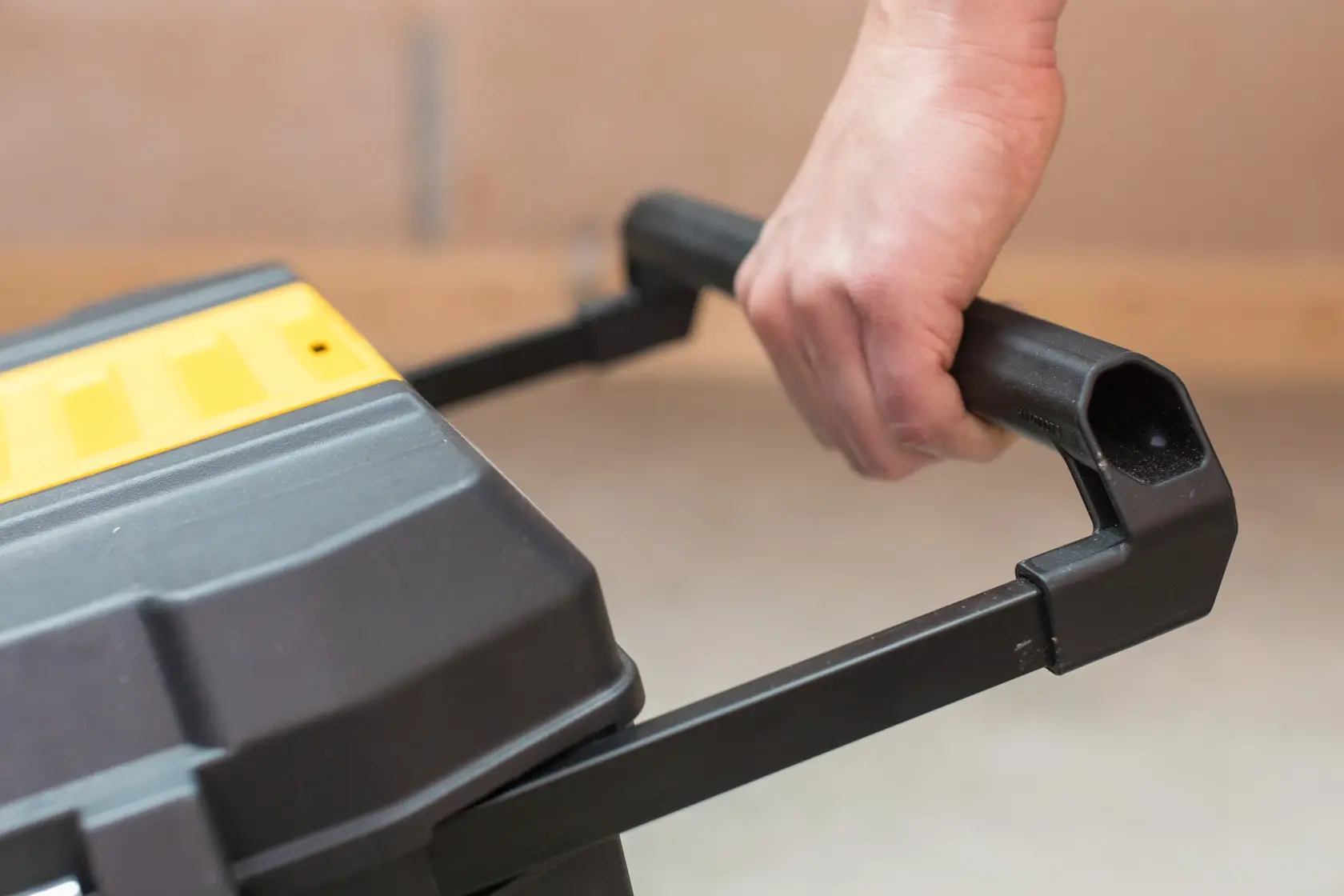 STANLEY® Coffre À Outils Essential Avec Fermetures En Métal, 50 Litres