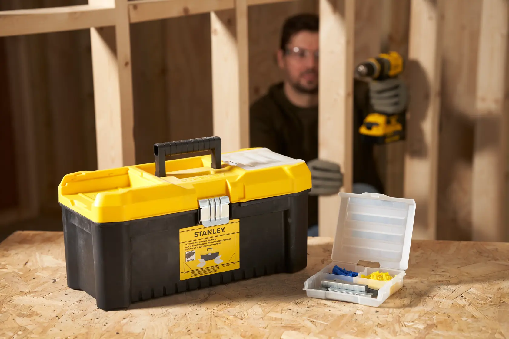 STANLEY® 16 Po. Boîte À Outils Avec Organisateurs Amovibles